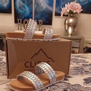 New Cliffs by WHITE MOUNTAIN Metallic Silver Woven Slide On Sandals SZ 7.5